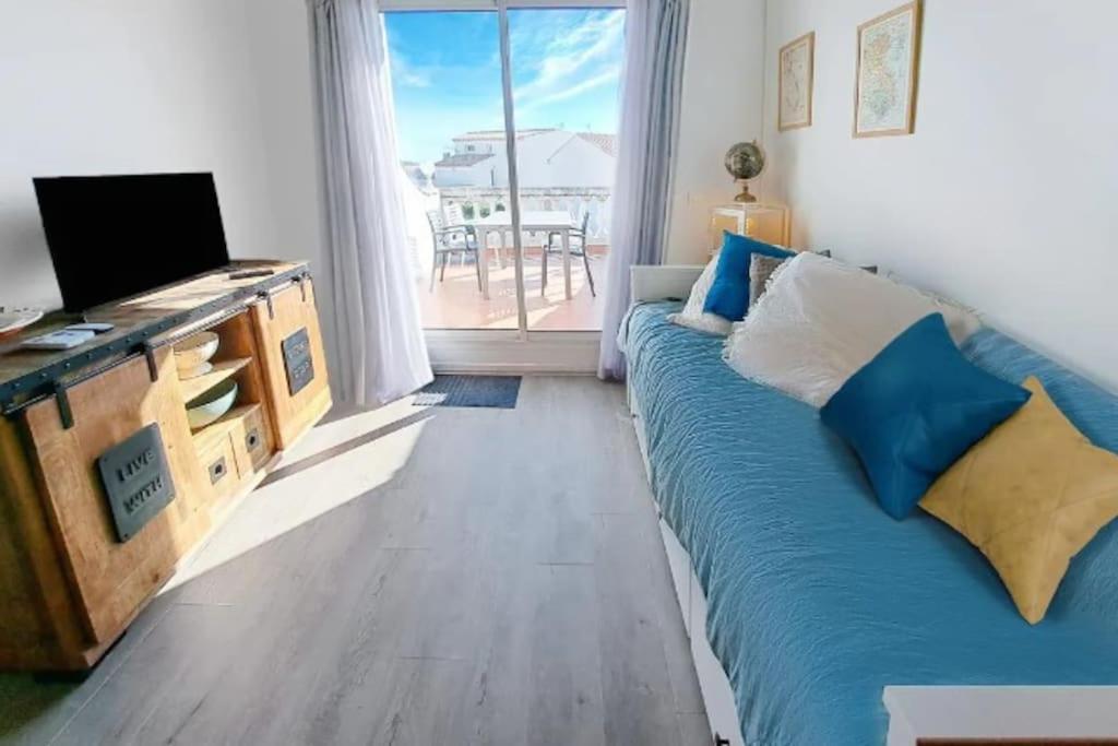 Face A La - * Saintes-Maries-de-la-Mer